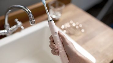 Why Electric Toothbrushes Are Better Than Manual Toothbrushes